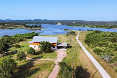 421 Chimney Cove Dr, Marble Falls, TX, 78654-3339 | Card Image