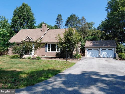 11 Manor Dr, WEST CHESTER, PA, 19380-3931 | Card Image