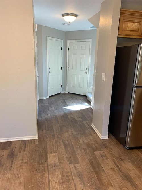 831 Rambling Oaks Dr, Norman, OK, 73072-4186 | Card Image