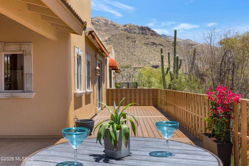 2556 E Via Corta Di Amore, Tucson, AZ, 85718-7376 | Card Image
