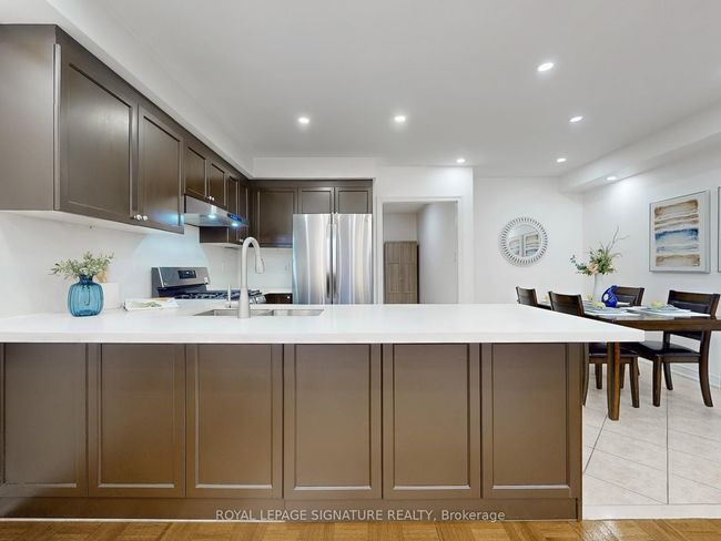 321 Bussel Cres, House attached with 3 bedrooms, 3 bathrooms and 2 parking in Milton ON | Image 7