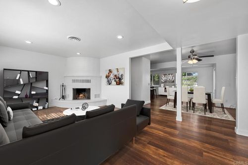 1860 Alessandro Trl, Vista, CA, 92084-4213 | Card Image