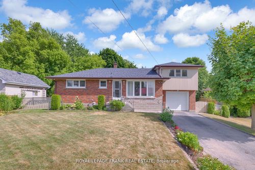 17 Phair Ave, Courtice, ON, L1E2W5 | Card Image