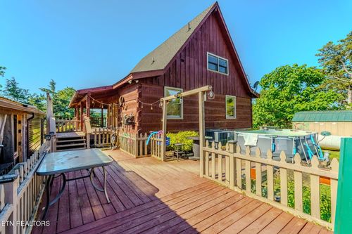 1582 Romary Rd, Dandridge, TN, 37725-7058 | Card Image