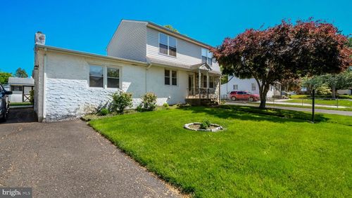 1915 Grand Ave, FEASTERVILLE TREVOSE, PA, 19053-3438 | Card Image