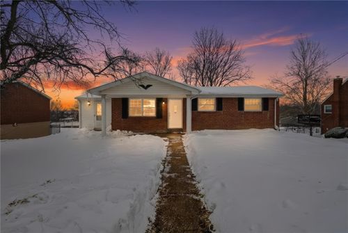 210 Seanor Rd, Irwin, PA, 15642-9441 | Card Image