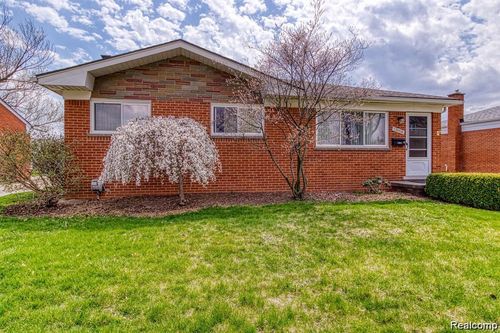 13194 Burgundy Ave, Warren, MI, 48089-1397 | Card Image