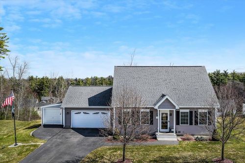 18 Crawford Ln, Hooksett, NH, 03106-3603 | Card Image