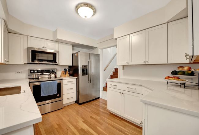 453 Edens Ln, House other with 4 bedrooms, 2 bathrooms and 2 parking in Northfield IL | Image 6