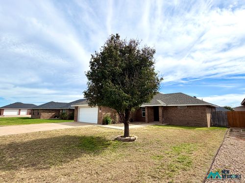 2421 Flagstone Dr, Clovis, NM, 88101-1074 | Card Image