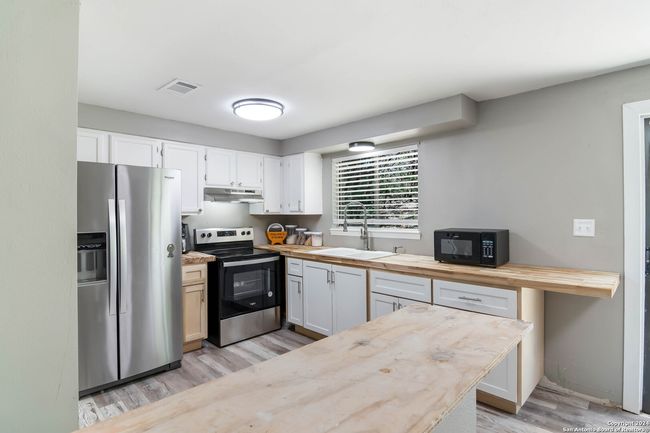 202 Cedar Hill Rd, House other with 3 bedrooms, 2 bathrooms and null parking in Pipe Creek TX | Image 8