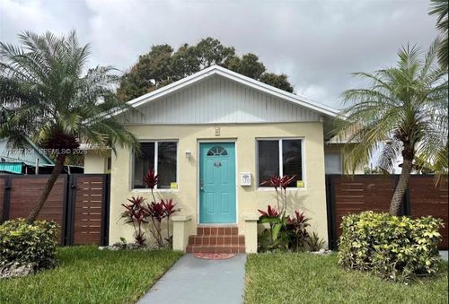 170 Nw 18th Ct, Miami, FL, 33125-4538 | Card Image