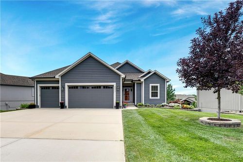 25973 W 143rd Ter, Olathe, KS, 66061-7549 | Card Image