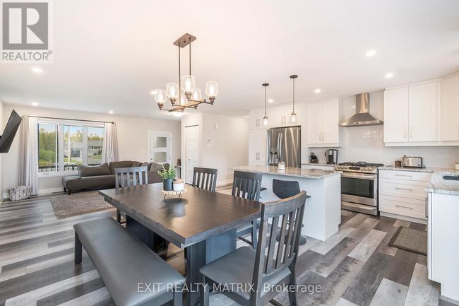 13 Glenco Rd, House other with 2 bedrooms, 1 bathrooms and 7 parking in St Andrews West ON | Image 5