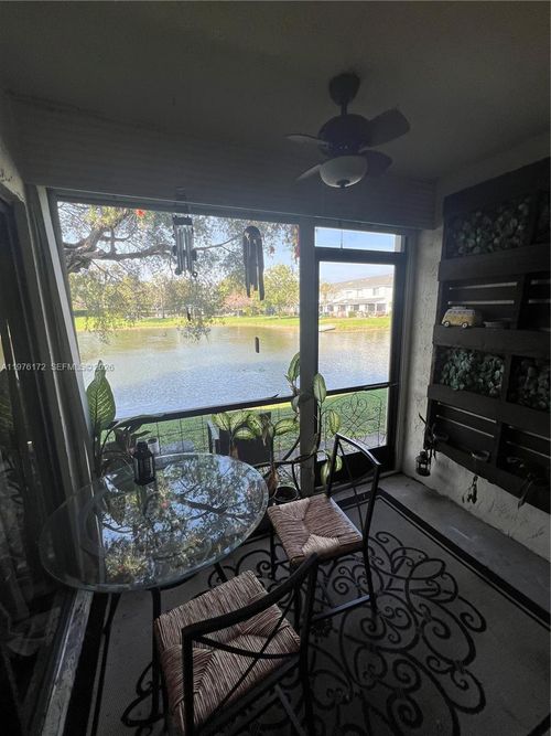 5533-5533 Courtyard Dr, Margate, FL, 33063-1519 | Card Image