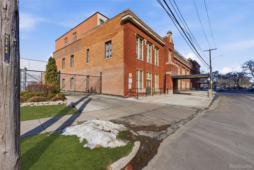 1395 Antietam Ave, Detroit, MI, 48207-2818 | Card Image