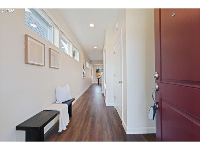 16085 Se Kingbird Dr, House attached with 3 bedrooms, 3 bathrooms and 1 parking in Clackamas OR | Image 4