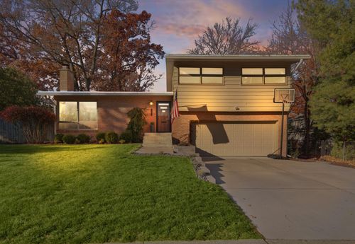 1353 Pinecrest Ave, East Grand Rapids, MI, 49506-4011 | Card Image