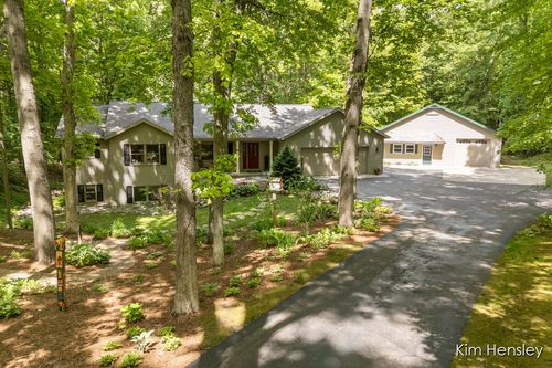 8160 Oakview Ridge Drive Ne, Cannon Township, MI, 49341 | Card Image