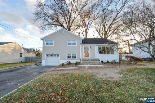 38-42 Northern Dr, Fair Lawn, NJ, 07410-4836 | Card Image