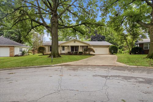 1860 E Meadow Drive, Springfield, MO, 65804 | Card Image