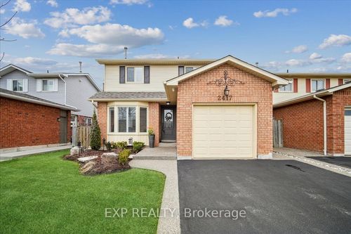 2417 Headon Forest Dr, Burlington, ON, L7M3K7 | Card Image
