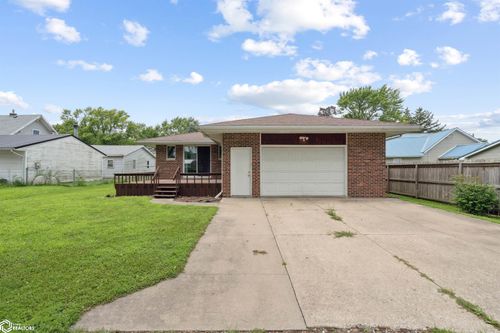 202 N Pine St, New London, IA, 52645-1319 | Card Image