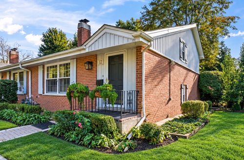 12 Robin Hood Lane, Northfield, IL, 60093 | Card Image