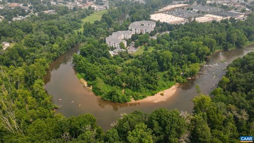 1f-300 Riverbend Dr, CHARLOTTESVILLE, VA, 22911-8813 | Card Image