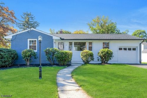 1 Crestwood Ln, Clark, NJ, 07066-2603 | Card Image