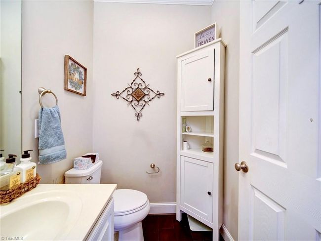 1/2 bath | Image 16