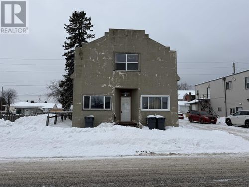 329 Grenville Ave, Thunder Bay, ON, P7A2B3 | Card Image