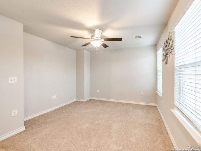5627 Chestnut Xing, House other with 3 bedrooms, 3 bathrooms and null parking in San Antonio TX | Image 27