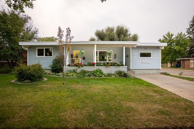 1232 12 Ave S, House detached with 3 bedrooms, 3 bathrooms and 4 parking in Lethbridge AB | Image 1