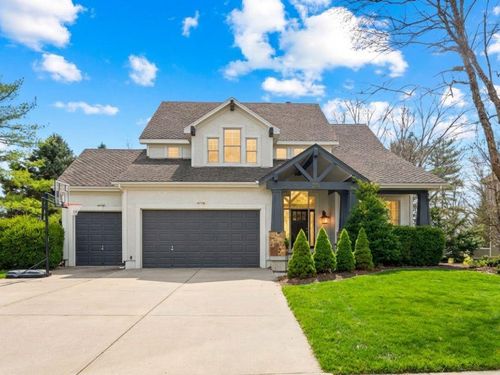 15088 Sherwood St, Leawood, KS, 66224-3845 | Card Image
