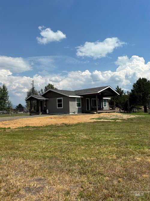 13091 Hillhouse Loop, Donnelly, ID, 83615-5015 | Card Image
