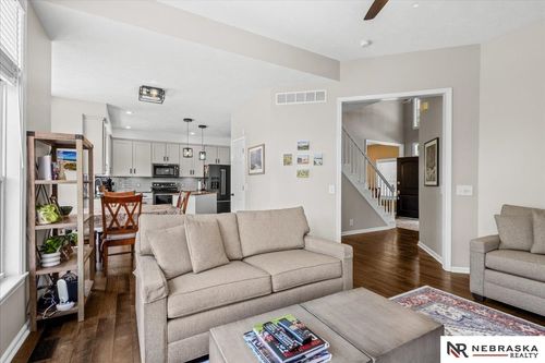 5923 S 175th Cir, Omaha, NE, 68135-2886 | Card Image
