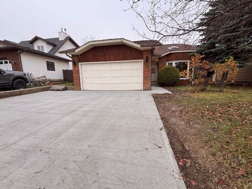 6605 93a St, Grande Prairie, AB, T8W1C3 | Card Image