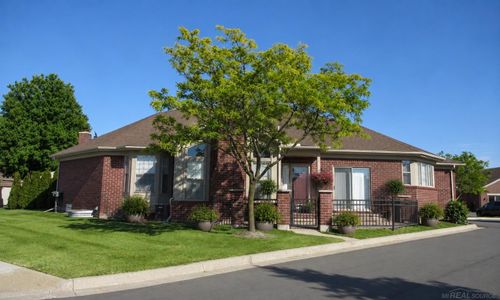 49272 Brodie Ct, Macomb, MI, 48042-4842 | Card Image