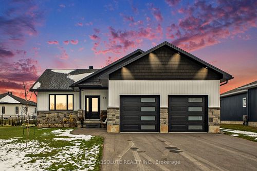 18 Morrison Dr, Cobden, ON, K0J1K0 | Card Image