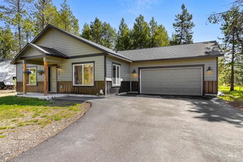 28 White Fir Loop, Donnelly, ID, 83615-5090 | Card Image