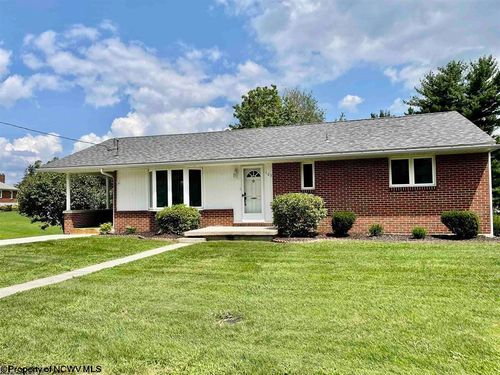 105 Walsh Dr, Kingwood, WV, 26537-1318 | Card Image