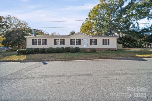 2008 Woodlawn St, Kannapolis, NC, 28083-3060 | Card Image