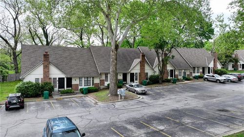9730 Locust Street, Kansas City, MO, 64131 | Card Image