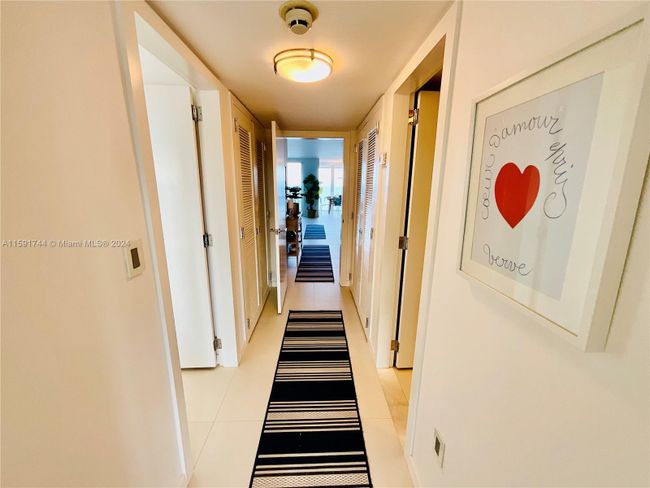 APT-11B - 881 Ocean Dr, Condo with 2 bedrooms, 2 bathrooms and null parking in Key Biscayne FL | Image 34