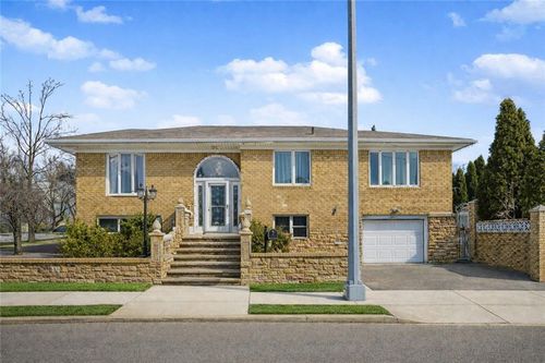 95 Woodlawn Ave, Staten Island, NY, 10305-1533 | Card Image