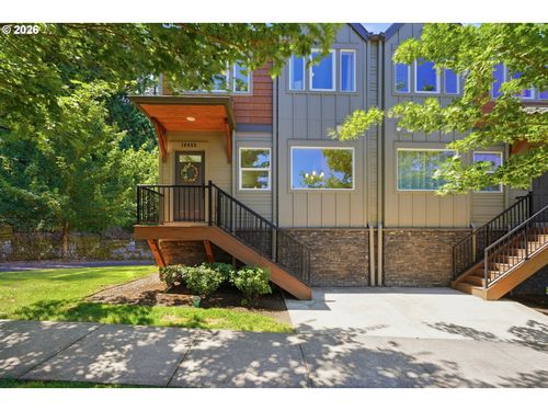 16855 Champion Way, Sandy, OR, 97055 | Card Image