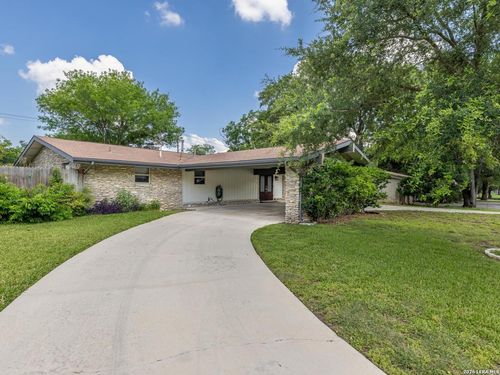 8722 Midcrown Dr, Windcrest, TX, 78239-2033 | Card Image
