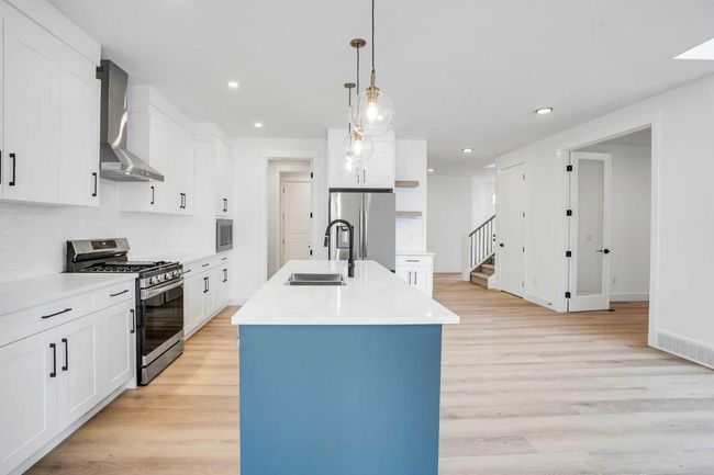 27 Heritage Close, House other with 3 bedrooms, 3 bathrooms and 3 parking in Cochrane AB | Image 9