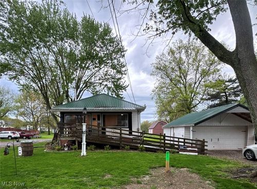7069 Flenner St Sw, Navarre, OH, 44662-9407 | Card Image